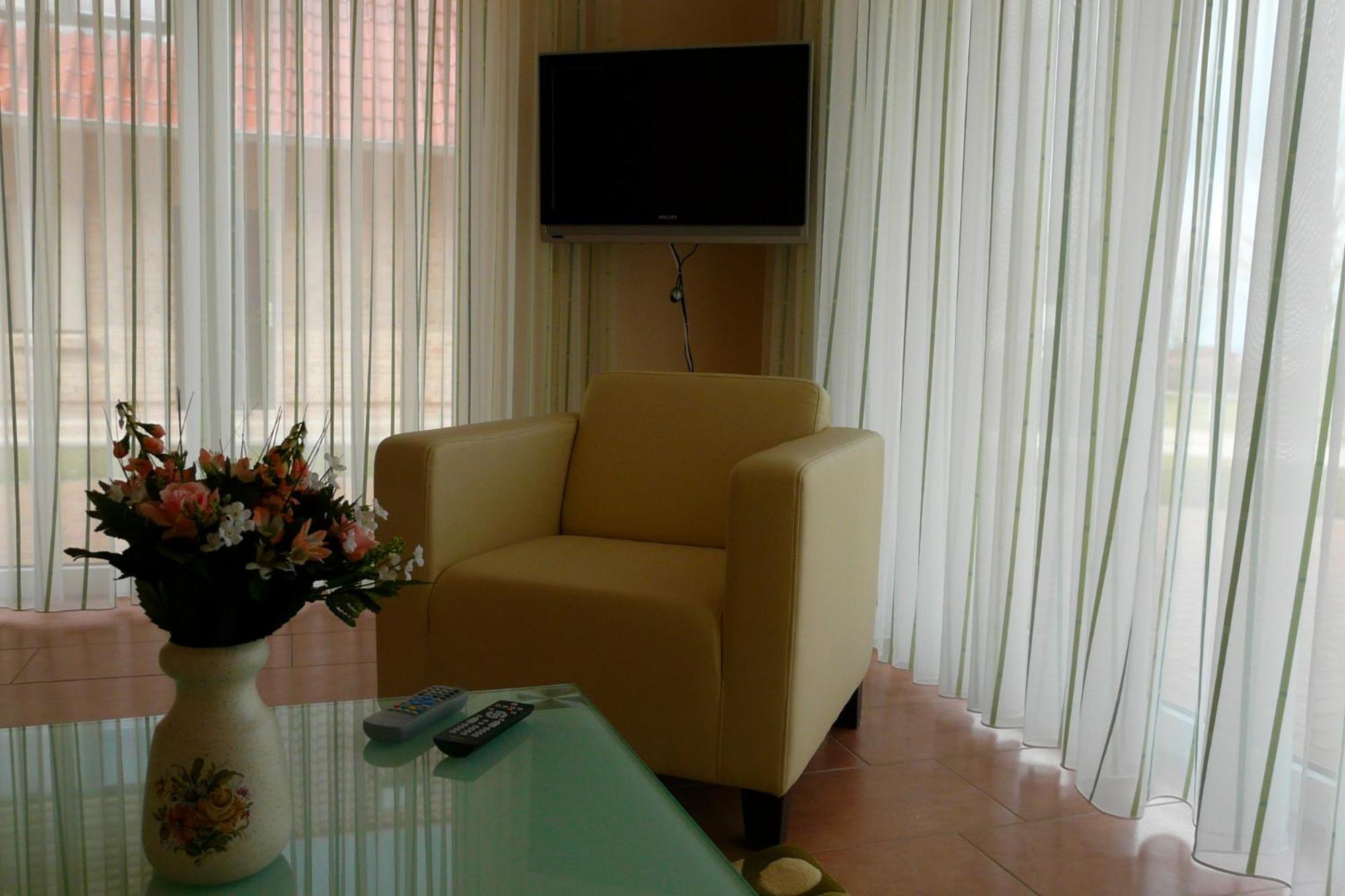 Ferienhaus Direkt An See & Strand 고렌레빈 외부 사진